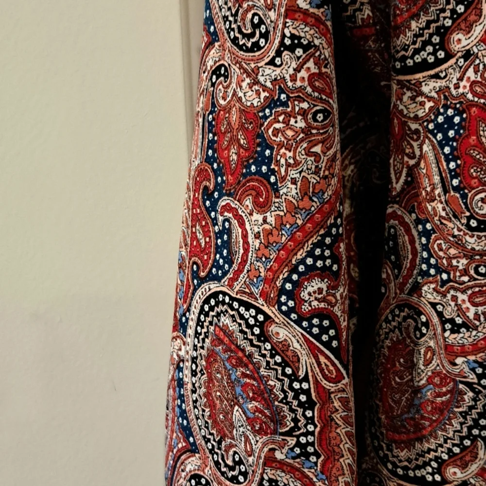 Laura Scott paisley button down Multicolor V neck casual Blouse size L